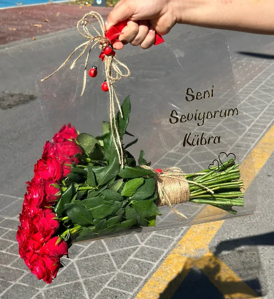 41 Gül çantada (main)
